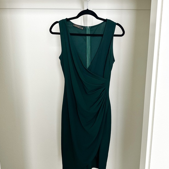 Dresses & Skirts - Elegant Green Sleeveless Dress